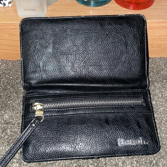 Bench Wallet - Picture 7 of 8